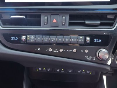 2023 Lexus ES photo 8
