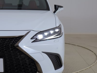 2023 Lexus ES thumbnail 19