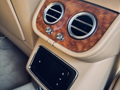2016 Bentley BENTAYGA — фото 14