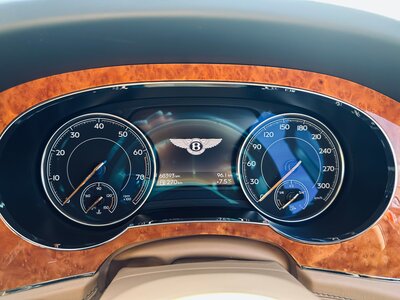 2016 Bentley BENTAYGA — фото 4