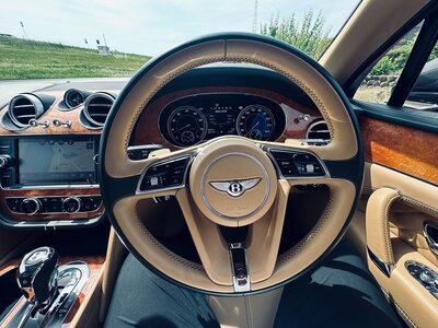 2016 Bentley BENTAYGA — фото 20