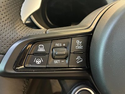 صورة 38 لـ 2025 ALFA Romeo STELVIO