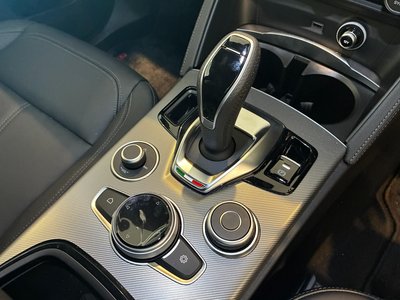 صورة 44 لـ 2025 ALFA Romeo STELVIO