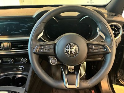 صورة 37 لـ 2025 ALFA Romeo STELVIO