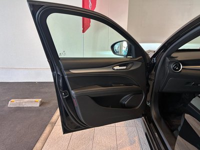 صورة 56 لـ 2025 ALFA Romeo STELVIO