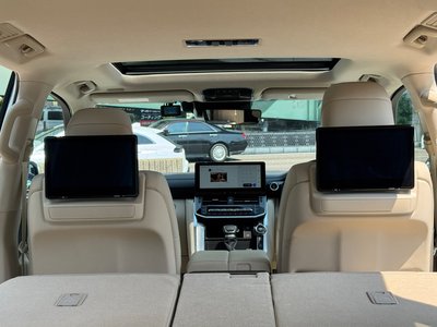 2025 Toyota LAND CRUISER 300 — миниатюра 5