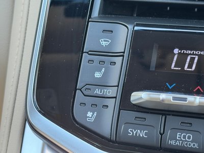 2025 Toyota LAND CRUISER 300 — миниатюра 8