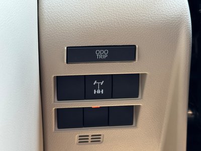 2025 Toyota LAND CRUISER 300 — миниатюра 10