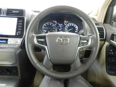 2023 Toyota LAND CRUISER PRADO 照片 8