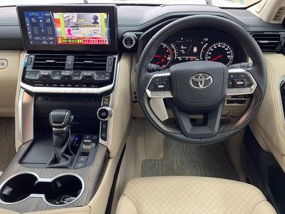 صورة 4 لـ 2024 Toyota LAND CRUISER 300