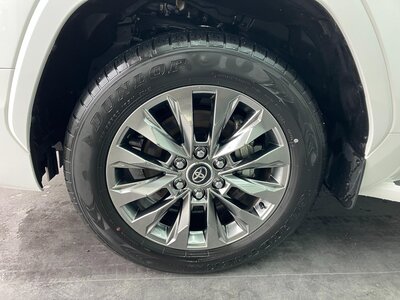 صورة 14 لـ 2024 Toyota LAND CRUISER 300