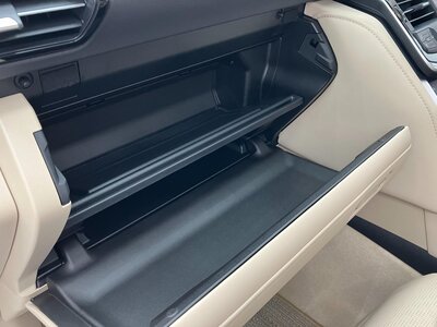 صورة 35 لـ 2024 Toyota LAND CRUISER 300