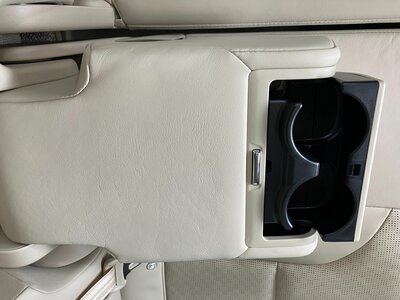 صورة 45 لـ 2024 Toyota LAND CRUISER 300