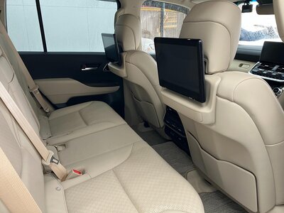 صورة 46 لـ 2024 Toyota LAND CRUISER 300