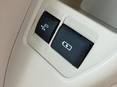 صورة 61 لـ 2024 Toyota LAND CRUISER 300
