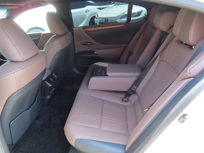 2022 Lexus ES thumbnail 56