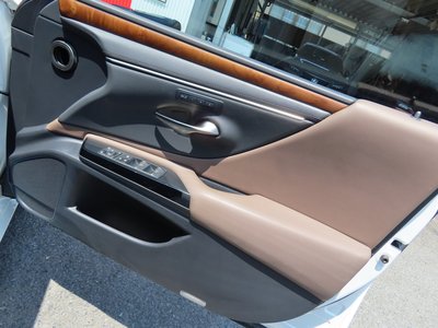 2022 Lexus ES thumbnail 61