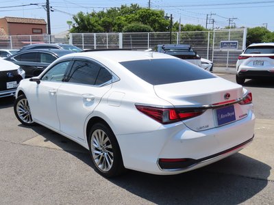 2022 Lexus ES photo 9