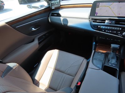 2022 Lexus ES thumbnail 53