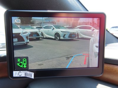 2022 Lexus ES thumbnail 17