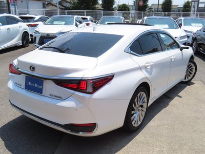 2022 Lexus ES thumbnail 35