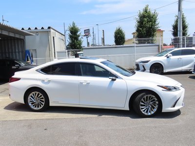 2022 Lexus ES photo 4