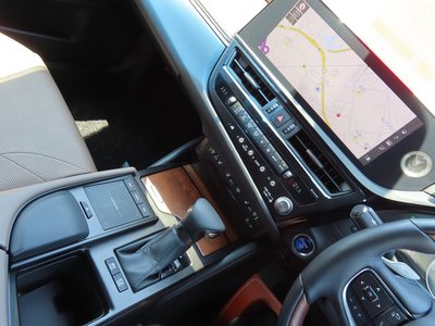 2022 Lexus ES photo 16