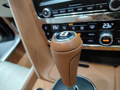 2016 Bentley FLYING SPUR — фото 11