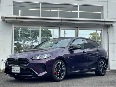 2026 BMW 1 SERIES 照片 1