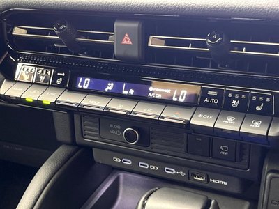 صورة 48 لـ 2024 Toyota LAND CRUISER 250