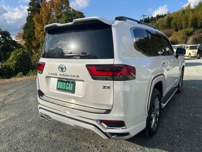 صورة 15 لـ 2024 Toyota LAND CRUISER 300