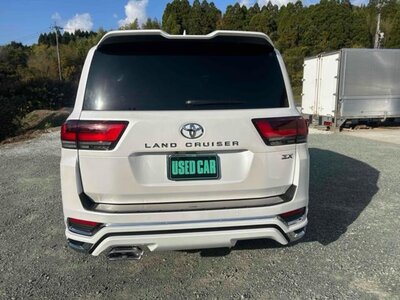 صورة 18 لـ 2024 Toyota LAND CRUISER 300