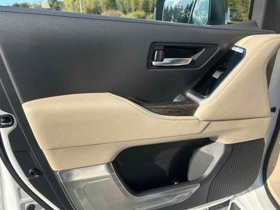 صورة 35 لـ 2024 Toyota LAND CRUISER 300