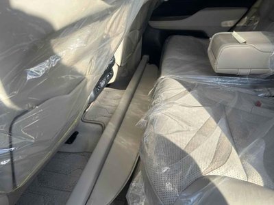 صورة 36 لـ 2024 Toyota LAND CRUISER 300