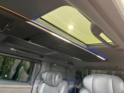 2023 Toyota VELLFIRE photo 3