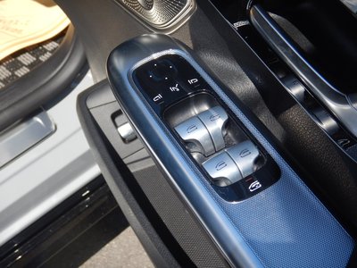 2024 Mercedes-BENZ EQE AMG thumbnail 39