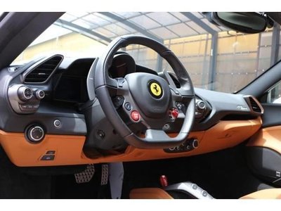 2019 Ferrari 488 SPIDER 缩略图 3