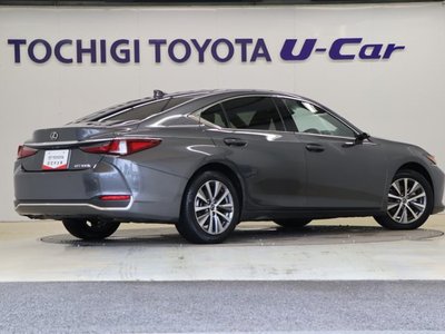 2023 Lexus ES thumbnail 3