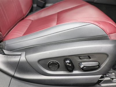 2023 Lexus ES thumbnail 30