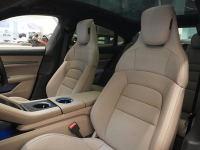 2024 Porsche TAYCAN thumbnail 22