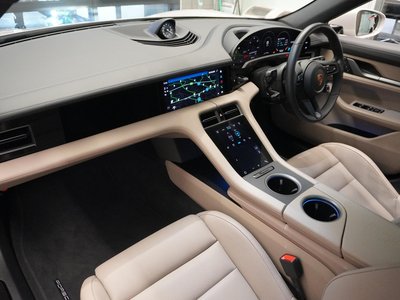 2024 Porsche TAYCAN thumbnail 20
