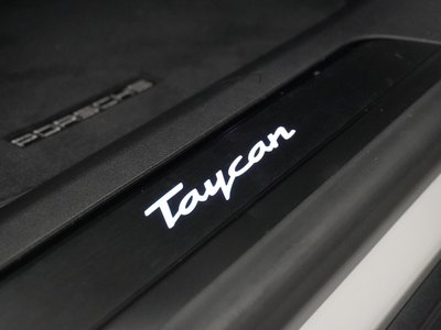 2024 Porsche TAYCAN thumbnail 23