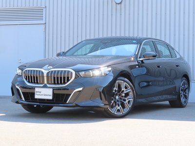 2025 BMW 5 SERIES — фото 1
