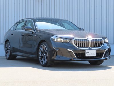 2025 BMW 5 SERIES — фото 3
