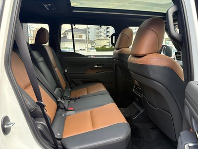 صورة 9 لـ 2025 Lexus GX