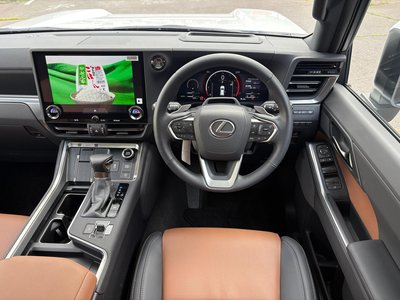 صورة 6 لـ 2025 Lexus GX