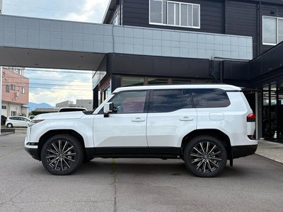 صورة 5 لـ 2025 Lexus GX
