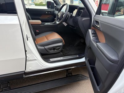 صورة 7 لـ 2025 Lexus GX