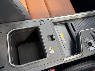 صورة 20 لـ 2025 Lexus GX