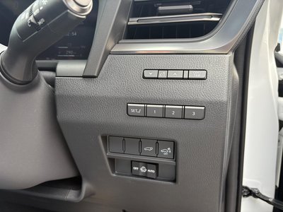 صورة 29 لـ 2025 Lexus GX